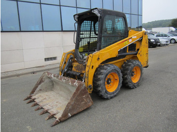 Мини-погрузчик с бортовым поворотом BOBCAT S450