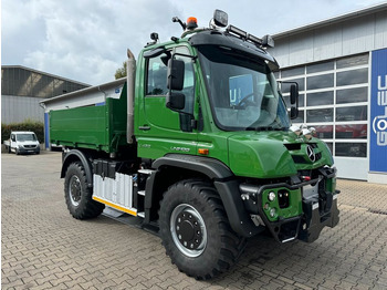 Самосвал UNIMOG