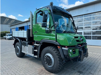 Самосвал UNIMOG