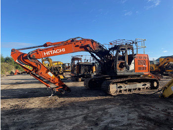 Гусеничный экскаватор HITACHI ZX225USLC-6