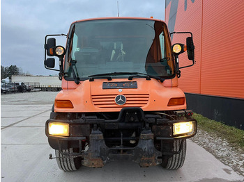 Подметально-уборочная машина Unimog U 300 4x4 TRILETY SK / 6918 hours: фото 4