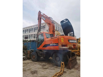 Колёсный экскаватор DOOSAN DH210W-7