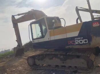 Гусеничный экскаватор KOMATSU PC200