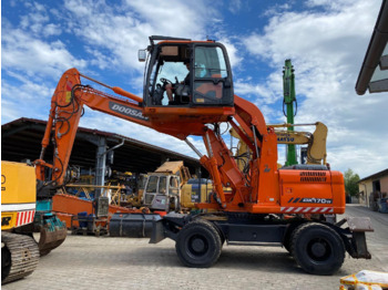 Колёсный экскаватор DOOSAN DX170W