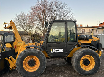 Телескопический погрузчик JCB