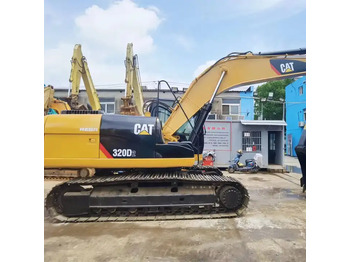 Гусеничный экскаватор CATERPILLAR 320D2