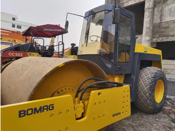 Каток BOMAG