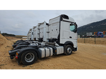 Тягач MERCEDES-BENZ Actros 1851