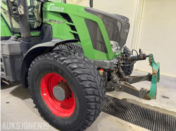 Трактор 2012 Fendt 828 Vario traktor. NYERE MOTOR OG GIRKASSE, FRONHYDRAULIKK, SOMMER OG VINTERDEKK: фото 3