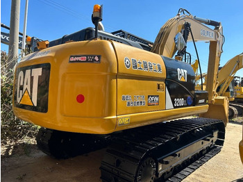 Гусеничный экскаватор CATERPILLAR 320D2