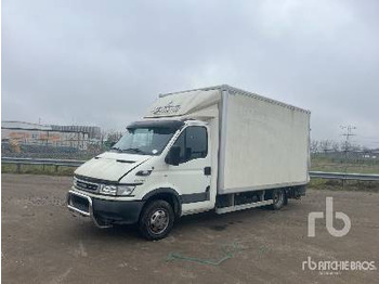 Грузовик с закрытым кузовом IVECO Daily