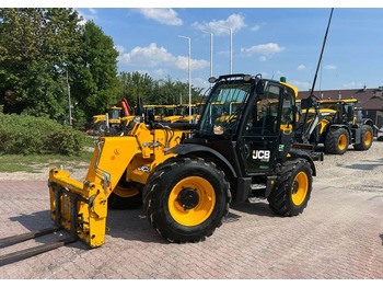 Телескопический погрузчик JCB