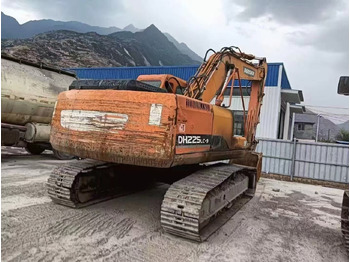 Гусеничный экскаватор DOOSAN DH225