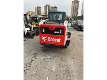 Мини-погрузчик с бортовым поворотом BOBCAT S450