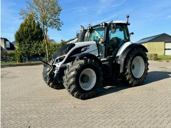 Трактор VALTRA T214