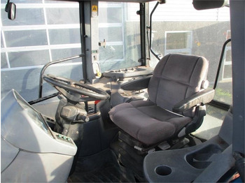 Трактор New Holland TS115 SLE: фото 2