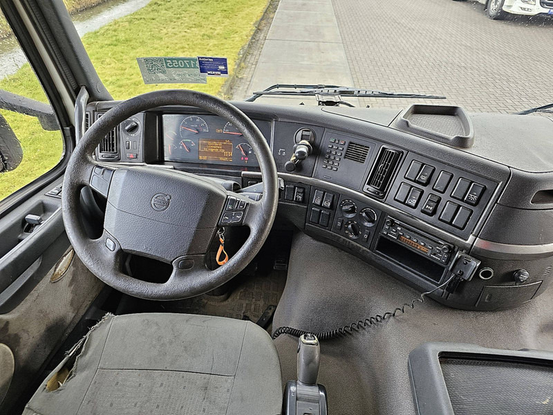 Фото интерьера 2: Volvo FM 12.380 6X2 BOOGIE  NL-TRUCK в лизинг Volvo FM 12.380 6X2 BOOGIE  NL-TRUCK