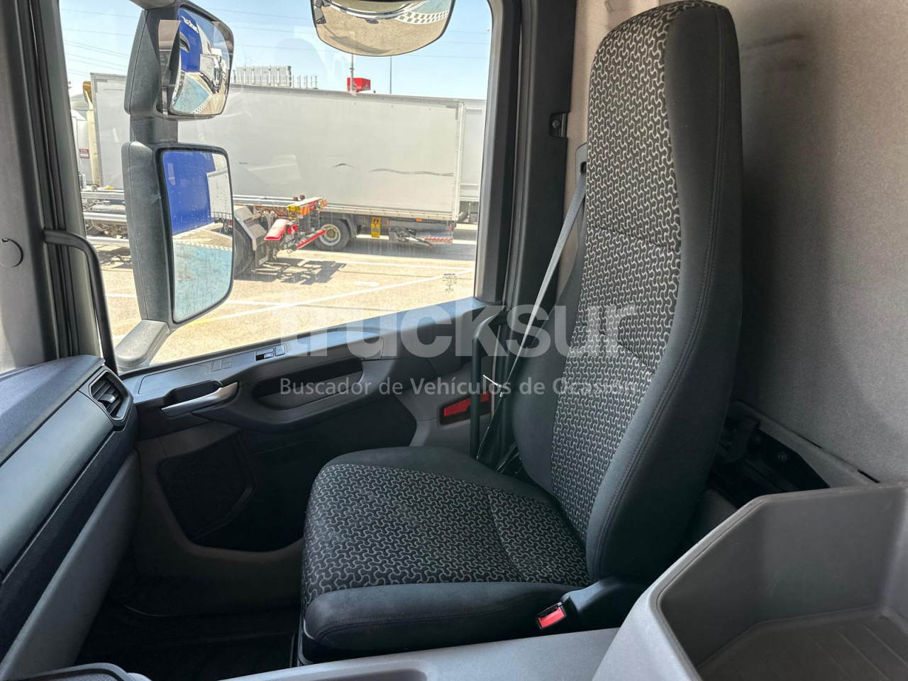 Грузовик-шасси SCANIA P410.26 ejes 6x2*4: фото 23