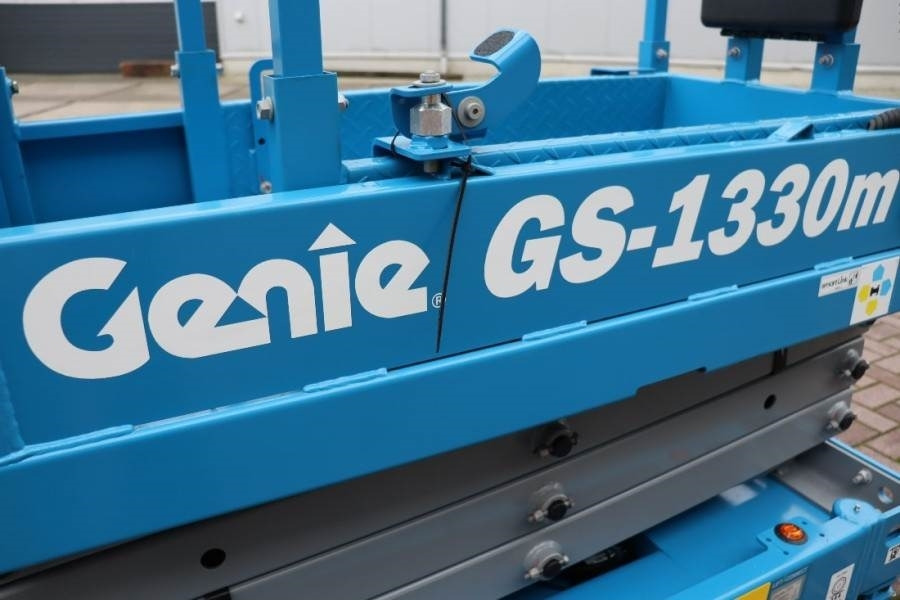 Ножничный подъемник Genie GS1330M Valid inspection, *Guarantee! All-Electric: фото 12