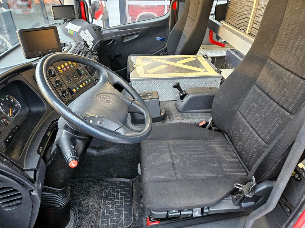 Грузовик Mercedes-Benz Atego 1529 4x4 Feuerwehr Schlingmann LF20: фото 8