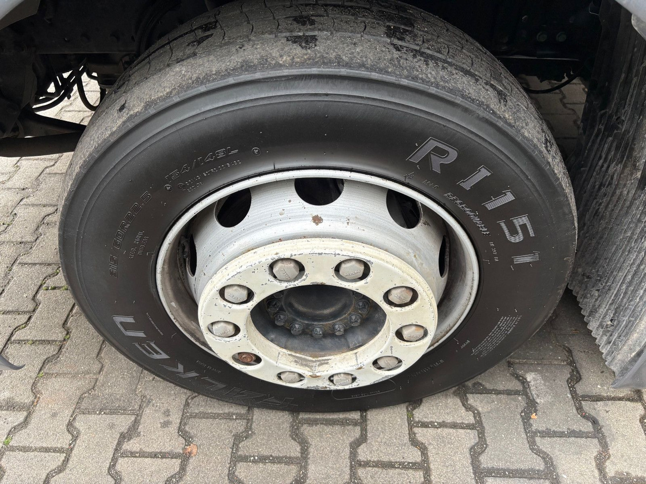 Фото интерьера 2: Тягач MAN TGX 18.440/Retarder/Hubsattelkupplung/Navi Фото интерьера 2: Тягач MAN TGX 18.440/Retarder/Hubsattelkupplung/Navi