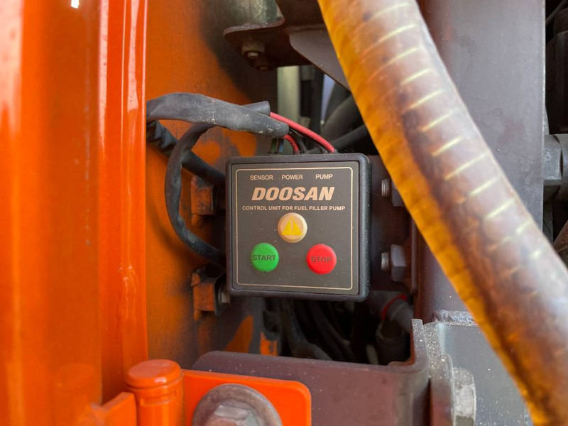 Колёсный экскаватор Doosan DX165W-5: фото 15