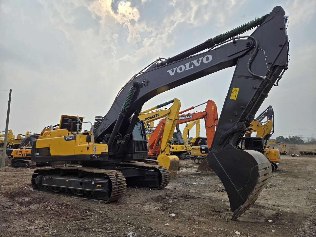 Гусеничный экскаватор Volvo EC480D: фото 12