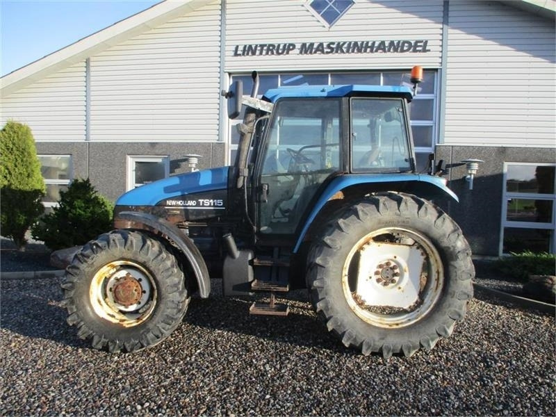 Трактор New Holland TS115 SLE: фото 7