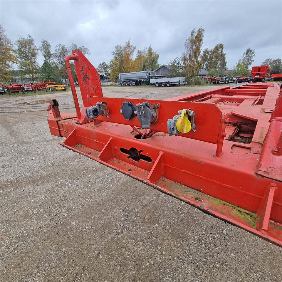 Полуприцеп-контейнеровоз/ Сменный кузов HFR Container chassis: фото 17