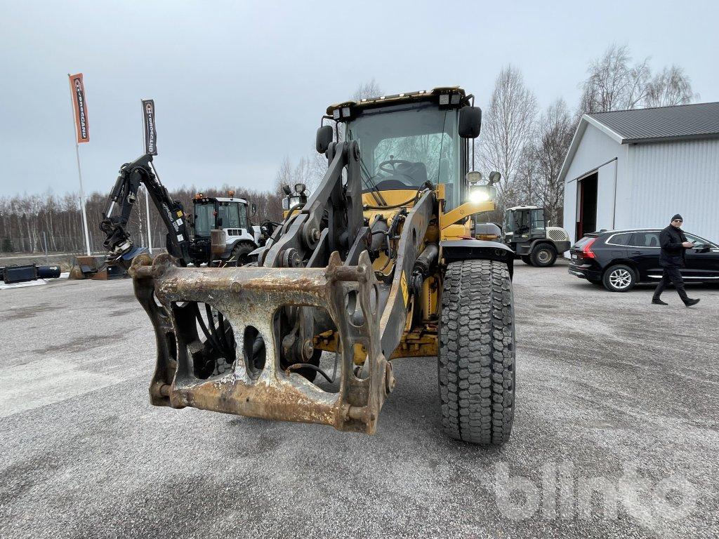 Колёсный погрузчик Volvo L60G: фото 11